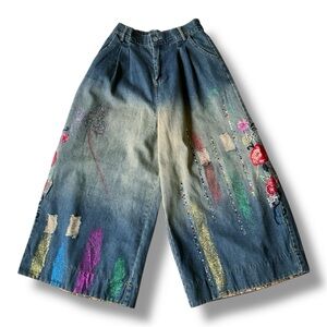 Levi & Fiona Boho Embroidered and Embellished Wide Leg Cropped Jeans Size M